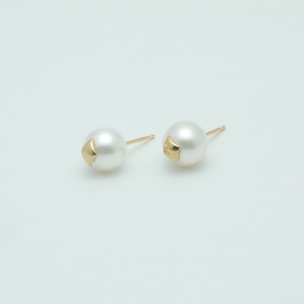 Akoya K18 "Diamond Sign" Stud Earrings