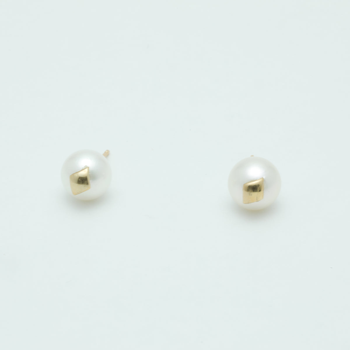 Akoya K18 "Diamond Sign" Stud Earrings