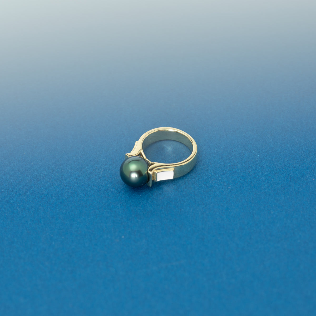 Black South Sea K18 "Enamel" Ring